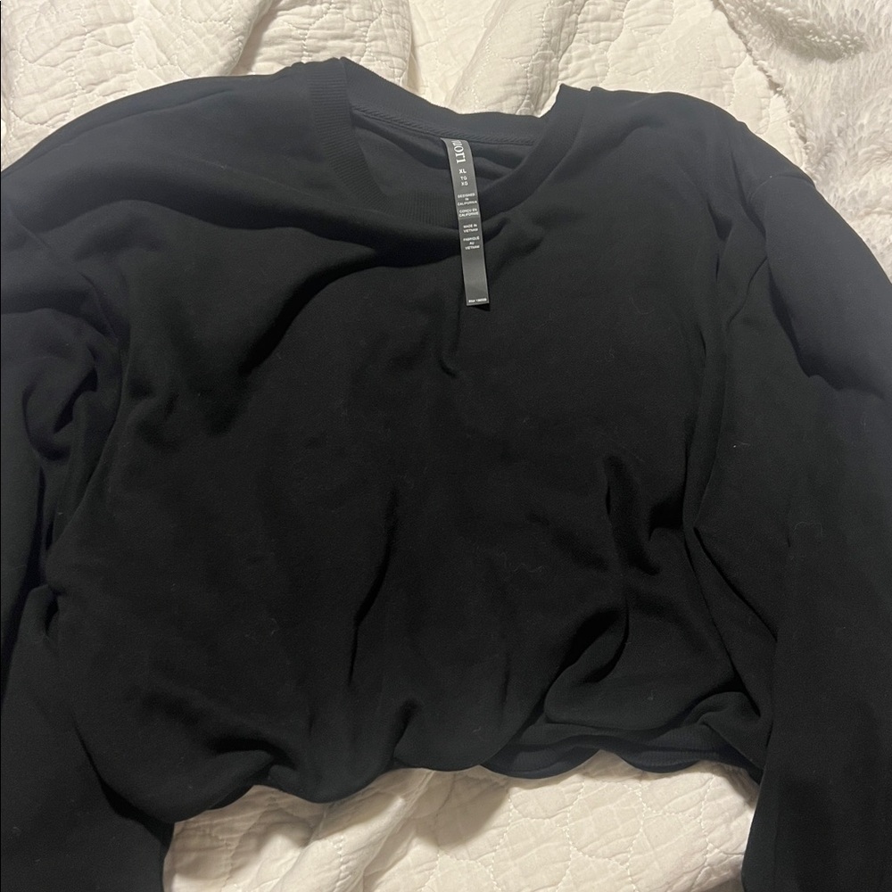 NWT-Vuori Black Sedona Cropped Bubble Crew- XL - Picture 3 of 3